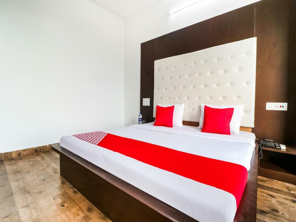 Moga Oyo 47630 Grand Villa المظهر الخارجي الصورة