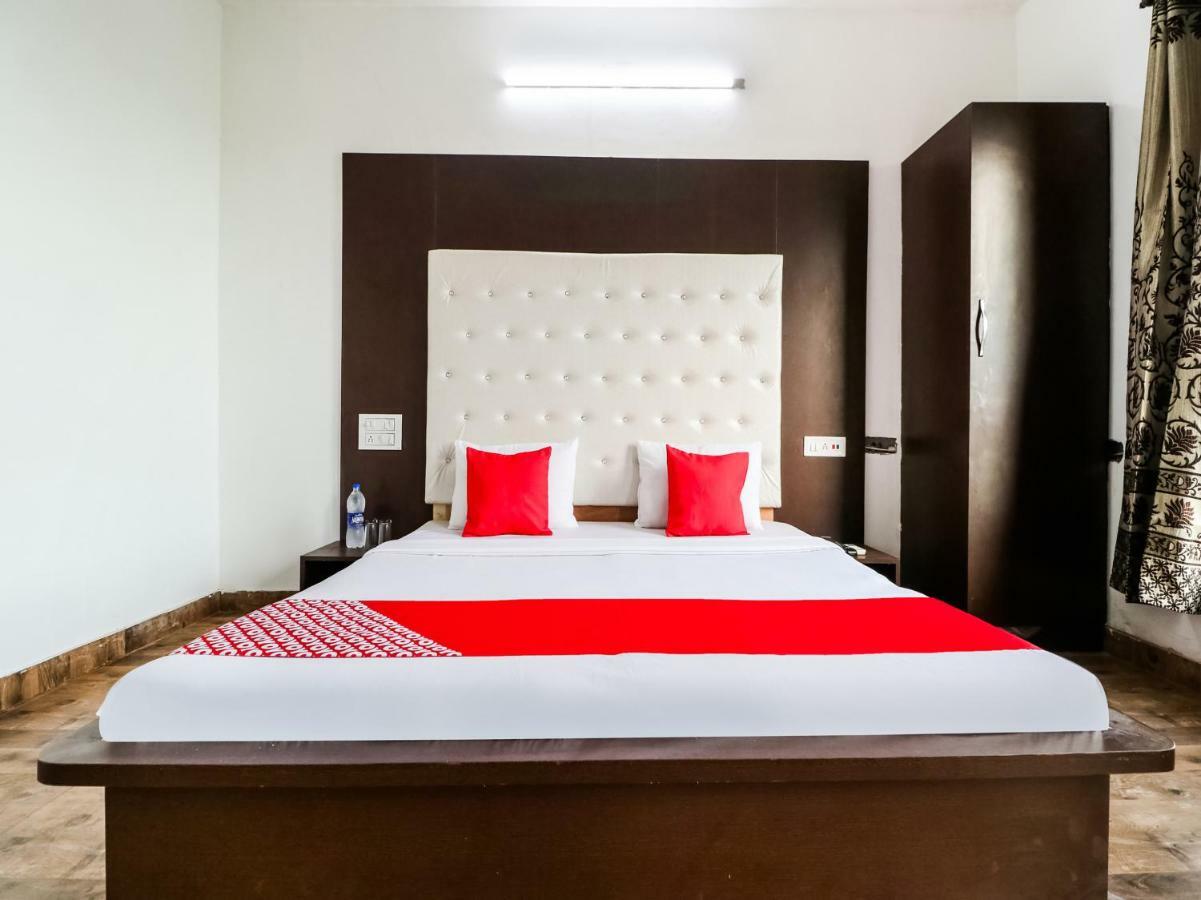 Moga Oyo 47630 Grand Villa المظهر الخارجي الصورة