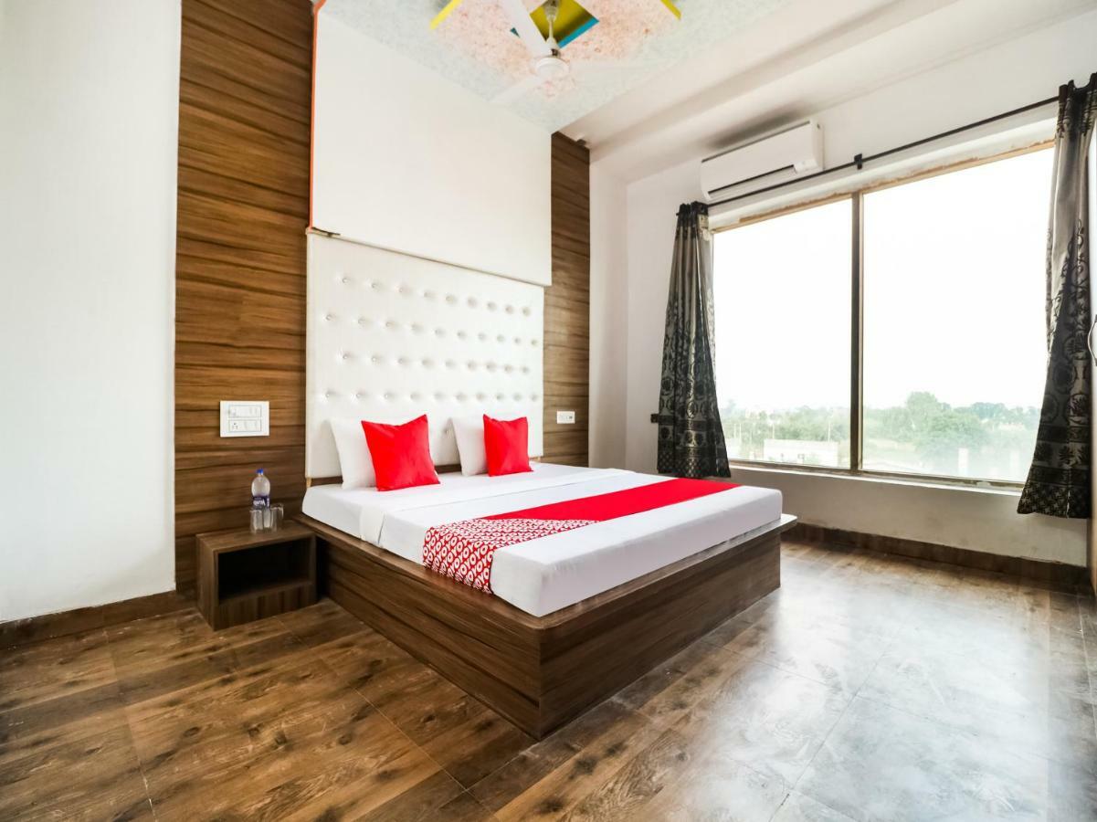 Moga Oyo 47630 Grand Villa المظهر الخارجي الصورة